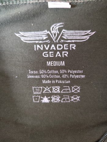 Imagen 5 de Full uniform in digital flora/EMR. Invader gear combat pants, shirt, and cap.
