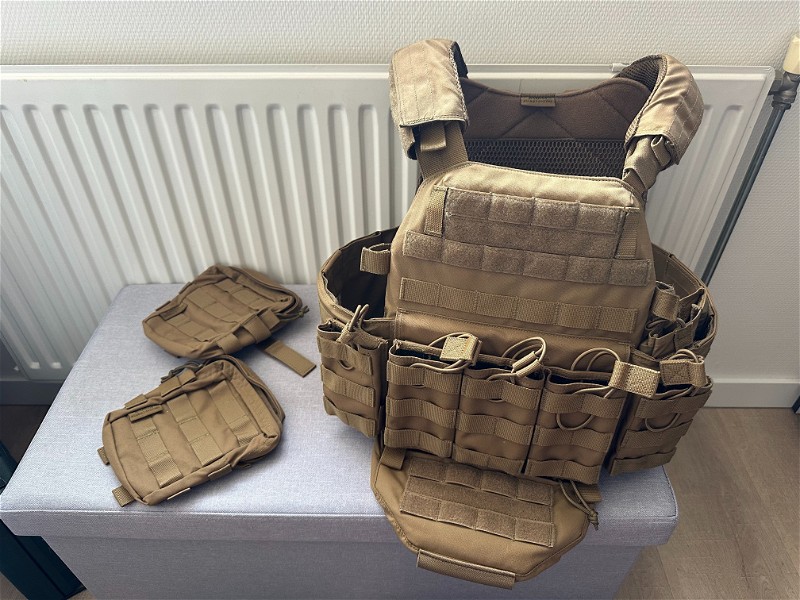 Image 1 for Warrior Assault Systems DCS 5.56 Coyote Tan met pouches