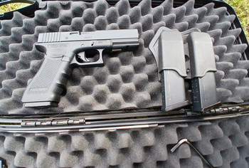 Afbeelding 2 van SSX23 en Glock 17 gen 4.