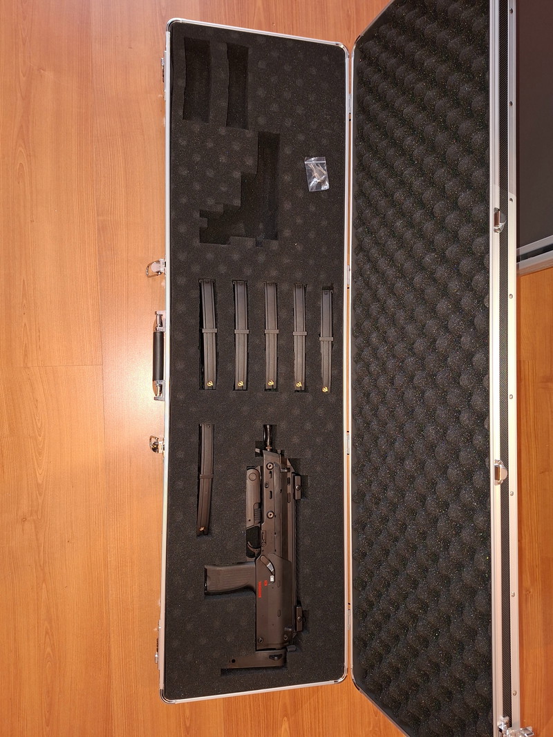 Imagen 1 de VfC MP7 V2+5 Magazine+ Waffenkoffer+Magazintaschen