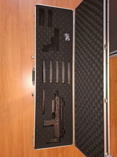 Bild für VfC MP7 V2+5 Magazine+ Waffenkoffer+Magazintaschen