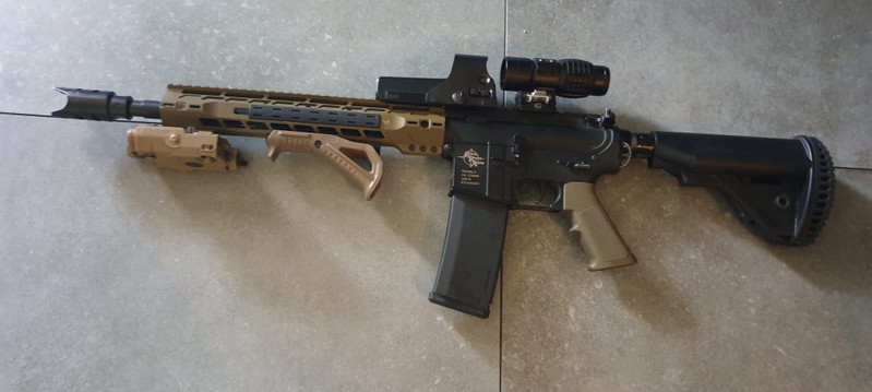 Imagen 1 de ROCK RIVER ARMS met red dot en amplier theta