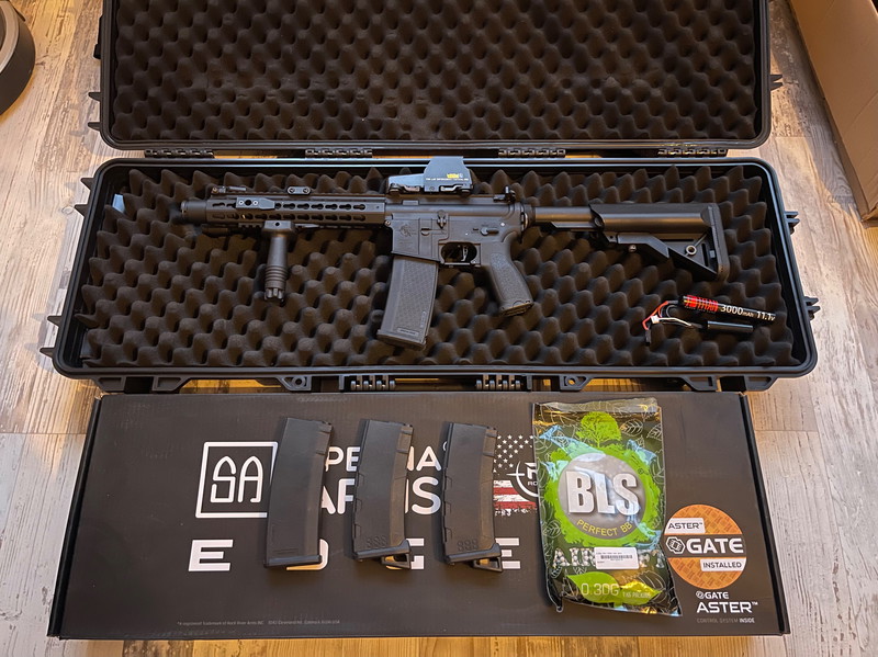 Image 1 for Specna Arms SA-E07 Edge Black Incl Holosight en koffer!!
