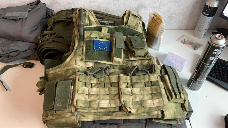 Imagen 1 de Invader Gear A-TACS FG set met vest, broek en combat shirt + jas