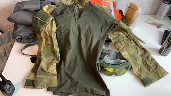 Imagen 2 de Invader Gear A-TACS FG set met vest, broek en combat shirt + jas