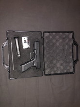 Image pour Tokyo Marui Glock 17 inclusief originele doos en carry case