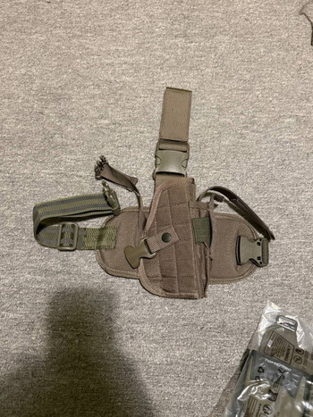 Image 5 for Multicam Tropic Pouches from 8Fields and Invader Gear holster