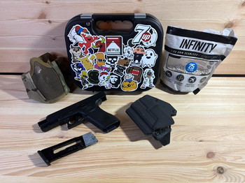 Bild 4 für Glock 17 Gen5 Co2 mit Koffer, Holster, Maske und BB's