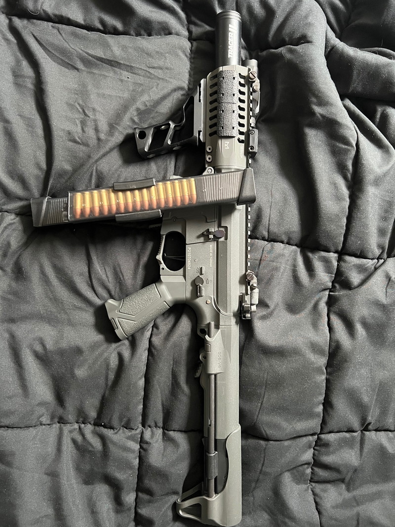 Afbeelding 1 van Prachtig wapen stalen binnenkant en uitgerust met accessoires