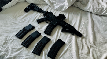 Image 2 for GHK G5 + mags