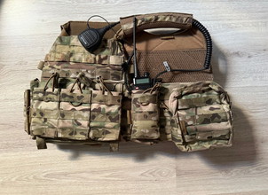 Imagen para Warrior Assault Systems DCS 5.56 + boafeng uv-5r, spreeksleutel en oortje ZGAN