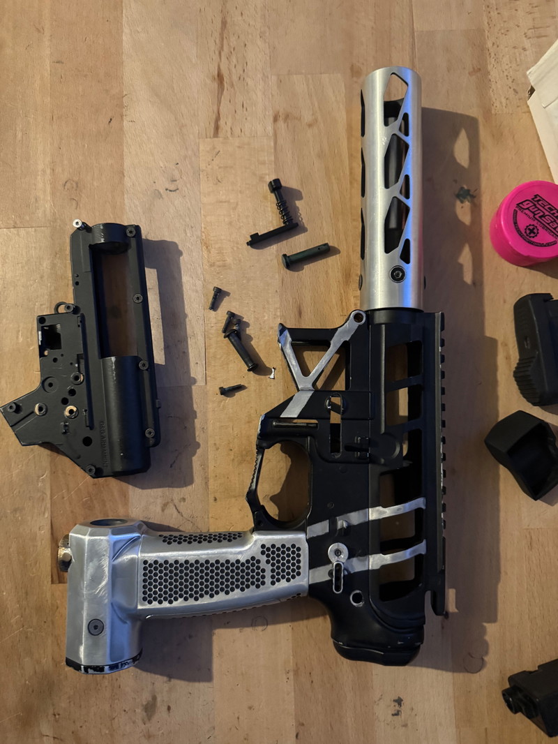 Afbeelding 1 van Full speedsoft M4 Body + regulator + gearbox + carbon fles + push masker