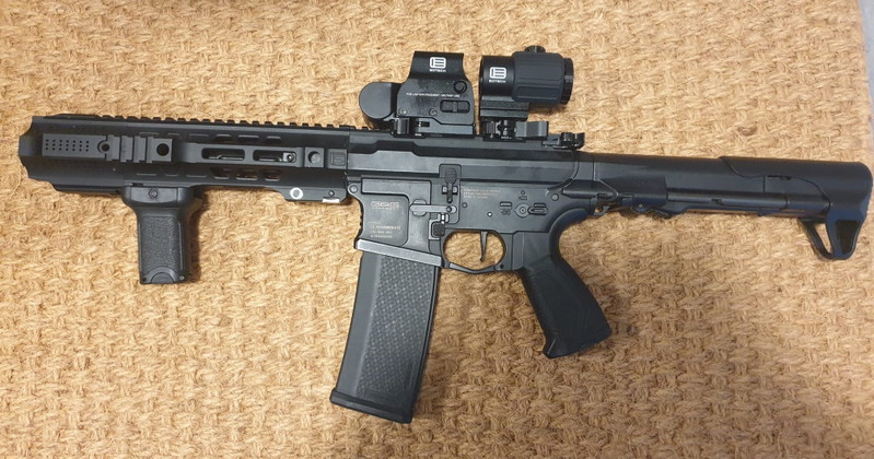 Image 1 for ARP 556 met G&P CQB SAI handguard.+eotech holo plus magnifier