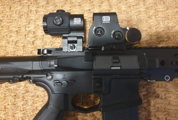 Image 8 for ARP 556 met G&P CQB SAI handguard.+eotech holo plus magnifier