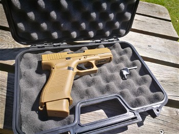 Image 2 for Glock 19x tan co2
