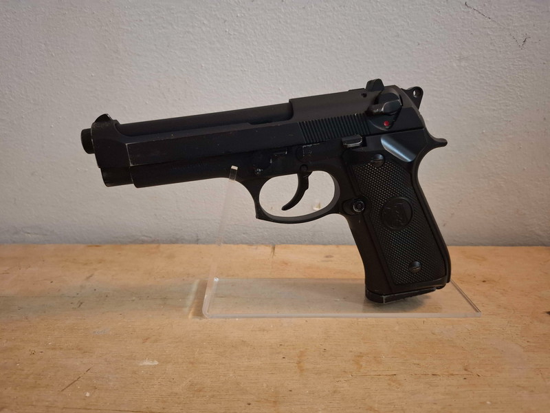 Imagen 1 de BEGADI / KJW Beretta 92FS - GBB - 3 MAGS - USED CONDITION