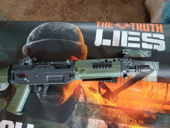 Image 2 for ICS Swat 556 shorty jungle edition (sig sauer) bekend van black ops 6 zo goed als nieuw!