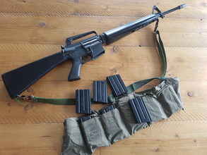 Bild für M16 VN met mags en bandolier