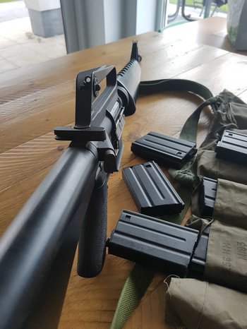 Afbeelding 2 van M16 VN met mags en bandolier