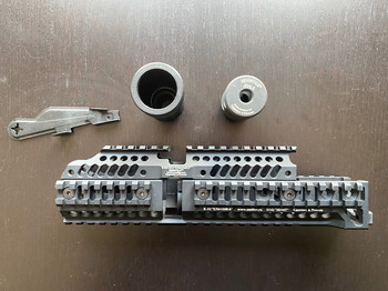 Imagen 2 de Wii tech marui akm gbbr handguard / LCT flashhider / Hephaestus AKM fire selector