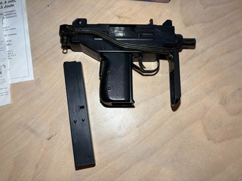 Bild 4 für Umarex Micro Uzi - Spring Powered - Old Model - With Box and Manual