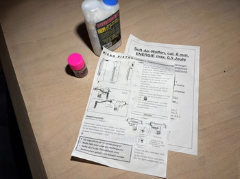 Bild 5 für Umarex Micro Uzi - Spring Powered - Old Model - With Box and Manual