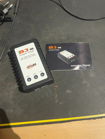 Imagen 4 de UTR45 SMG - Nieuwstaat - batterij + lader + speed loader + bb's
