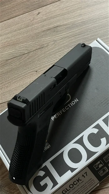 Afbeelding 2 van Metal Glock 17 - GEN3 ULTIMATE | GBB | UMAREX | BY GHK