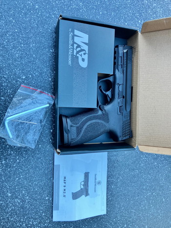 Afbeelding 2 van Umarex Smith&Wesson M&P9 m2.0 CO2 met 2 magazijnen