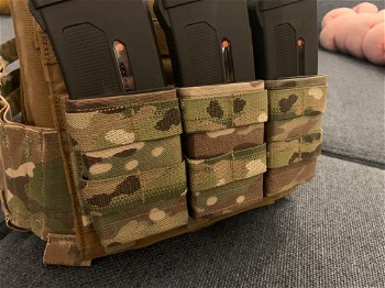 Image 4 for Esstac Kywi repro triple 5.56 m4 pouch in multicam met 'malice' clips