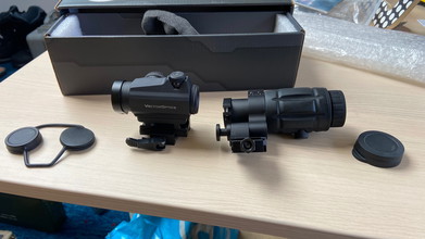 Afbeelding van Vector Optics Reddot en Magnifier