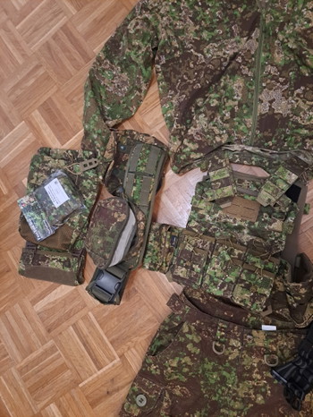 Bild 5 für Komplett Bekleidung