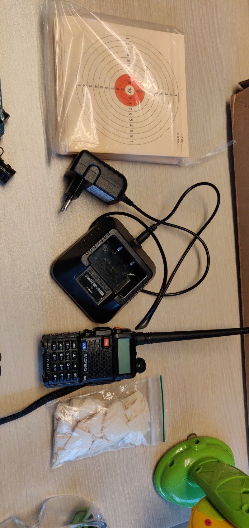Image 1 for Baofeng walkie met earpeace