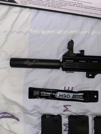 Afbeelding 4 van Specna arms edge m4 SA-E22 met 5 midcaps, silencer en red dot