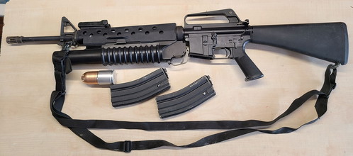 Bild für M16A2 GBB Full Metall + Grenade Launcher M203 + Magazin