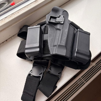 WE M9 A1 Beretta + 5 CO₂ magazijnen + Suppressor + Beenholster – 3. kép