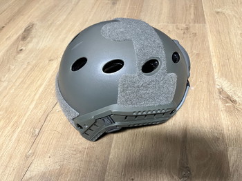 Imagen 4 de FAST replica helmet with Woodland cover