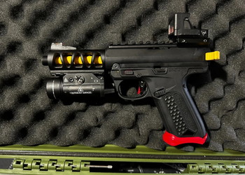 Image 2 for Custom AAP met tracer, flahslight, scope