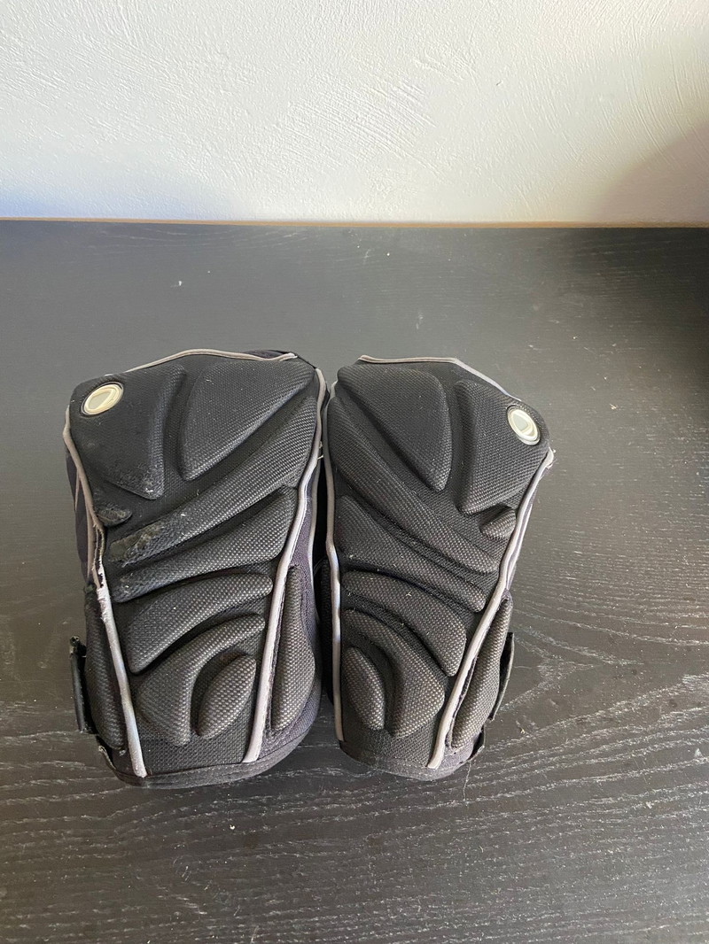 Afbeelding 1 van DYE Perform Knee Pads Medium