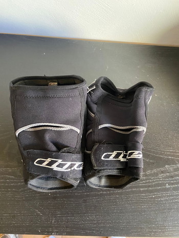 Afbeelding 2 van DYE Perform Knee Pads Medium