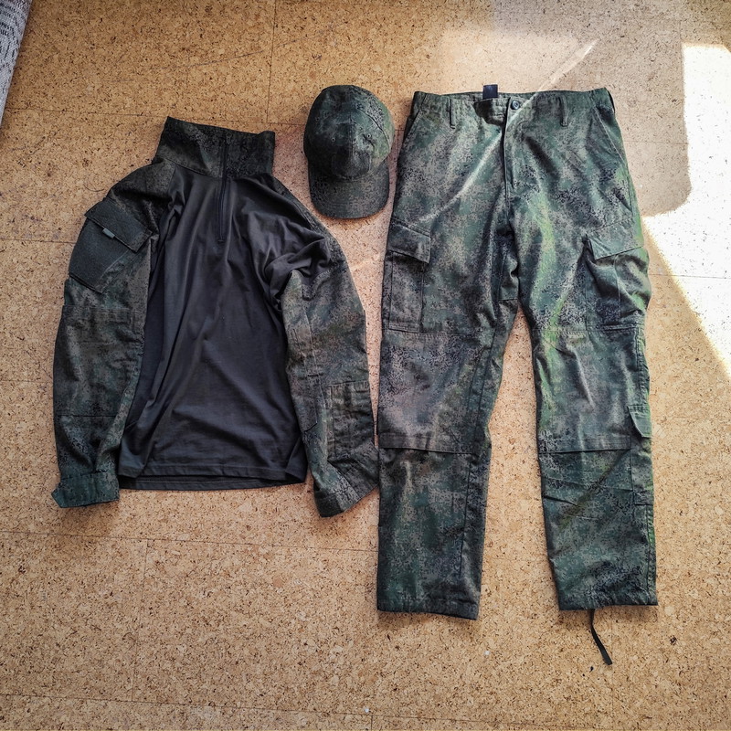 Afbeelding 1 van Full Invader Gear uniform in digital flora/EMR/Russian Army Camo - Good quality