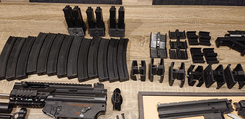 Image 1 pour 2x mp5k en veel mags en parts (onderhoud nodig)