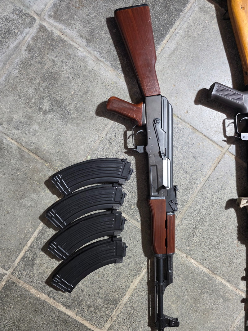 Afbeelding 1 van Ak47 lot