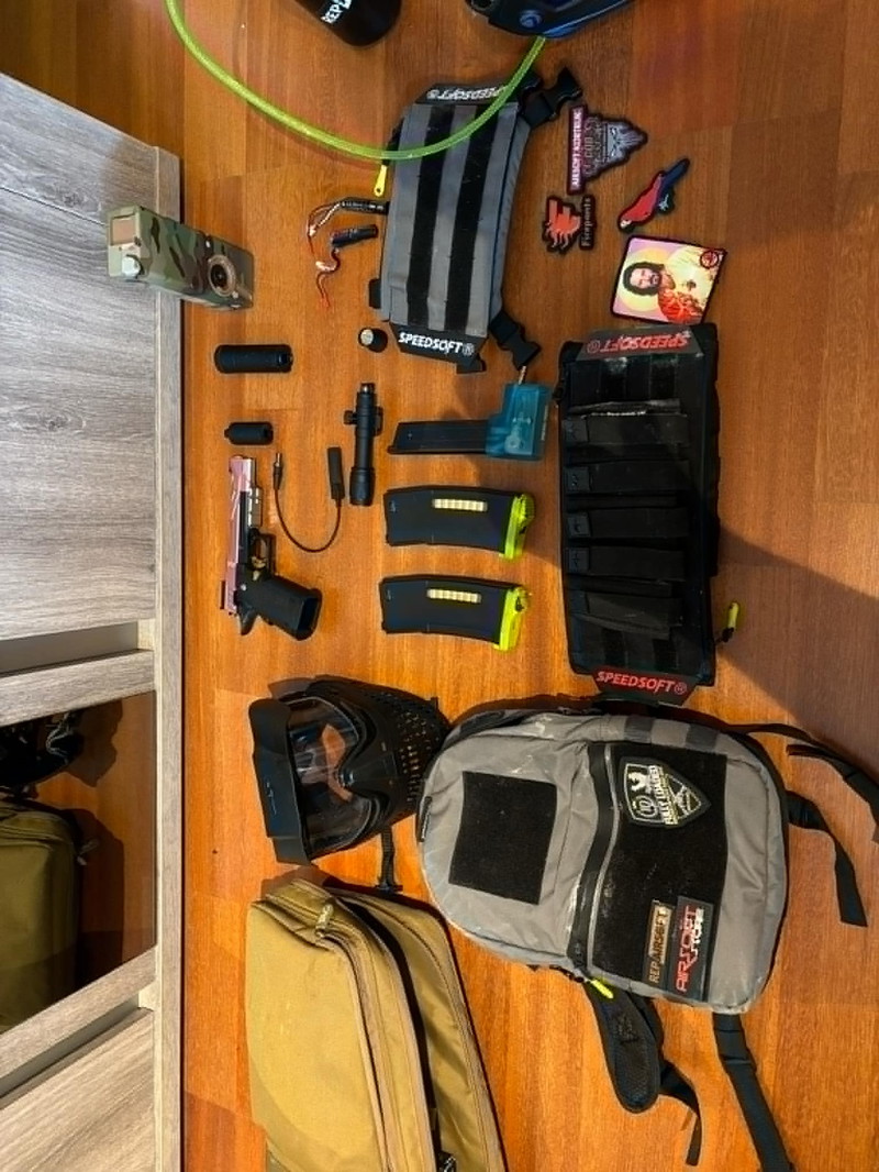 Image 1 for Airsoft lot DM for info