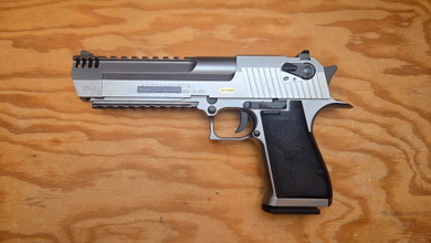Afbeelding van Desert Eagle L6 Gas Blowback by WE & Cybergun with Amomax Holster