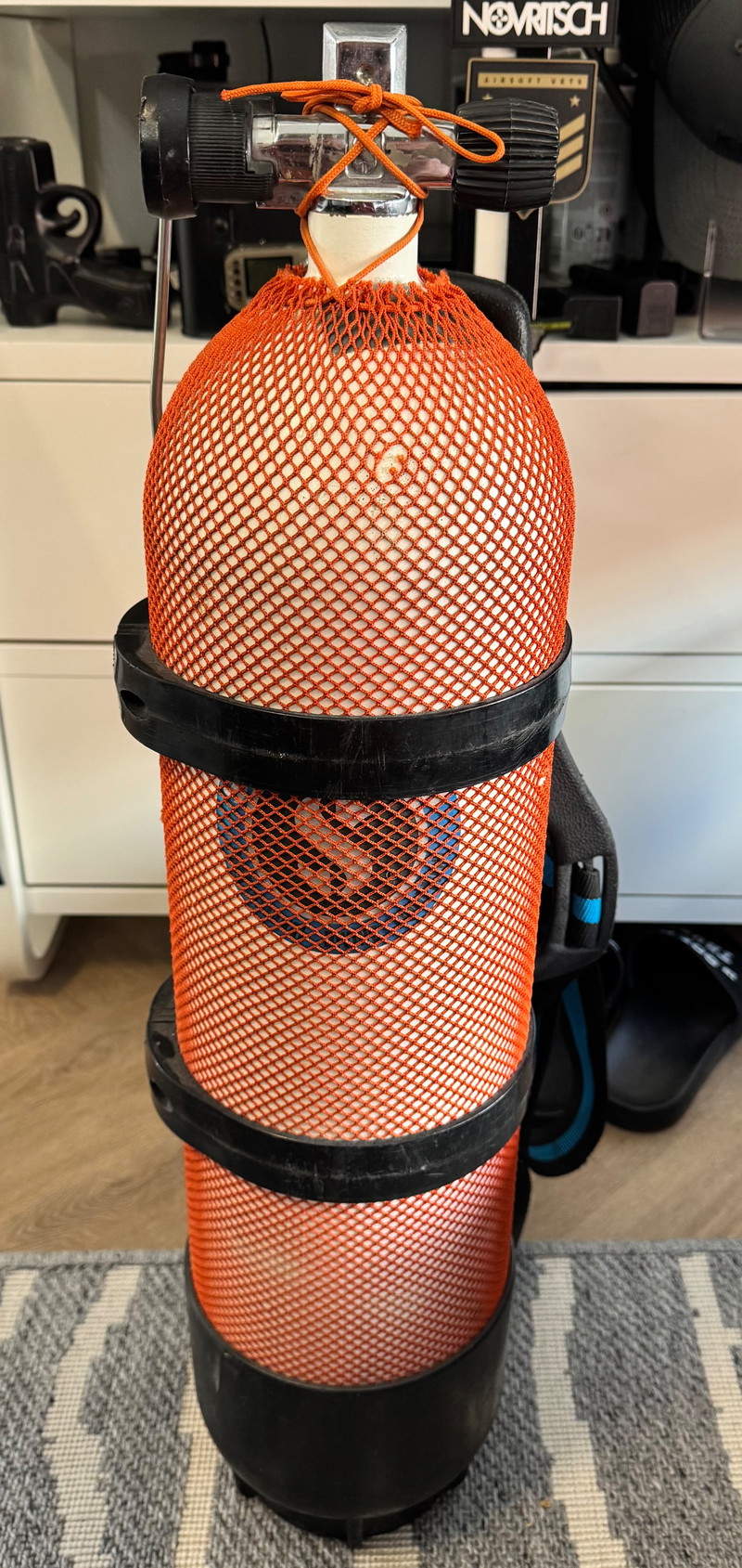 Imagen 1 de 12 liter fles om je hpa tanks mee te vullen