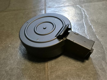 Afbeelding 3 van Tokyo Marui MP5 400rds Drum Magazine AEG
