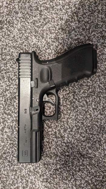 Image 2 for VFC Glock 17 Co2