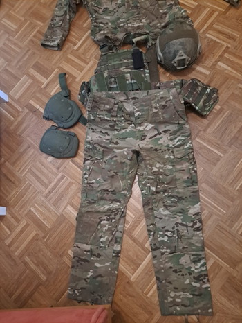 Image 2 pour Komplette Bekleidung