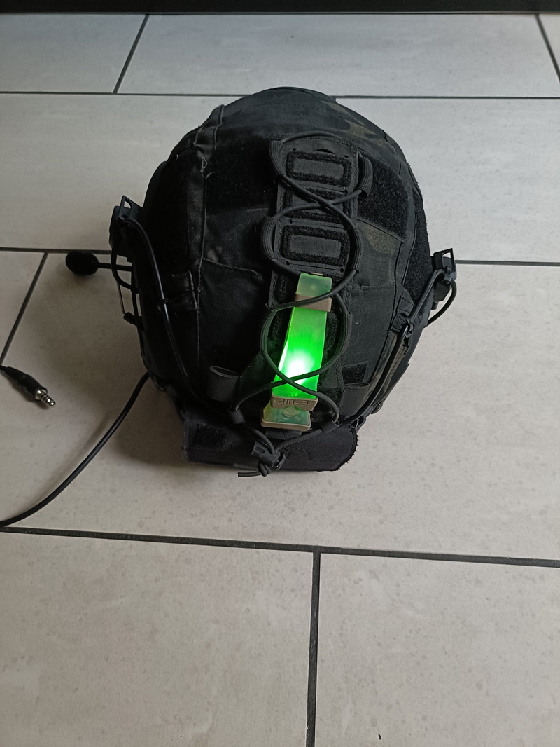 Afbeelding 1 van Tactical helm met toebehoren